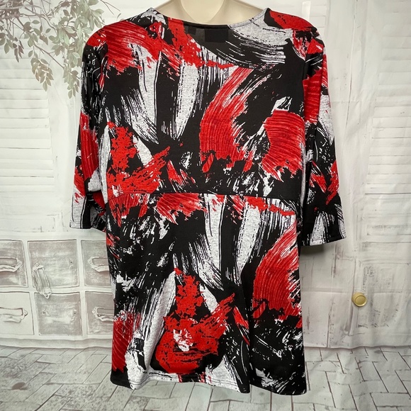 Avenue Womens Black Red White 3/4 Sleeves Asymmetrical Hem Top Blouse Plus 26 28 - Picture 13 of 16